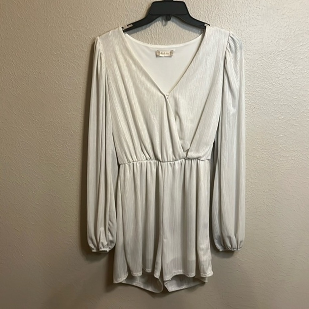 Altar’d State Romper SZ Small